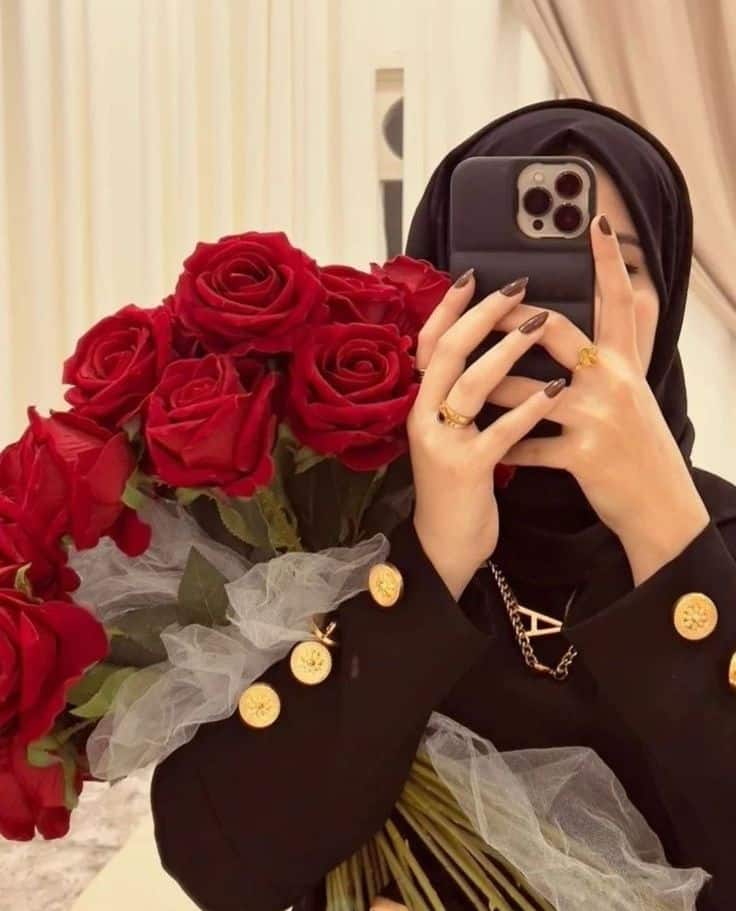 عکس دختر با گل رز قرمز 24