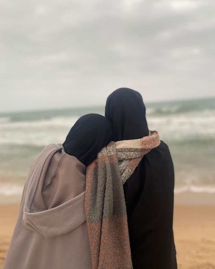 عکس پروفایل دخترونه خفن اسپرت دو نفره 60