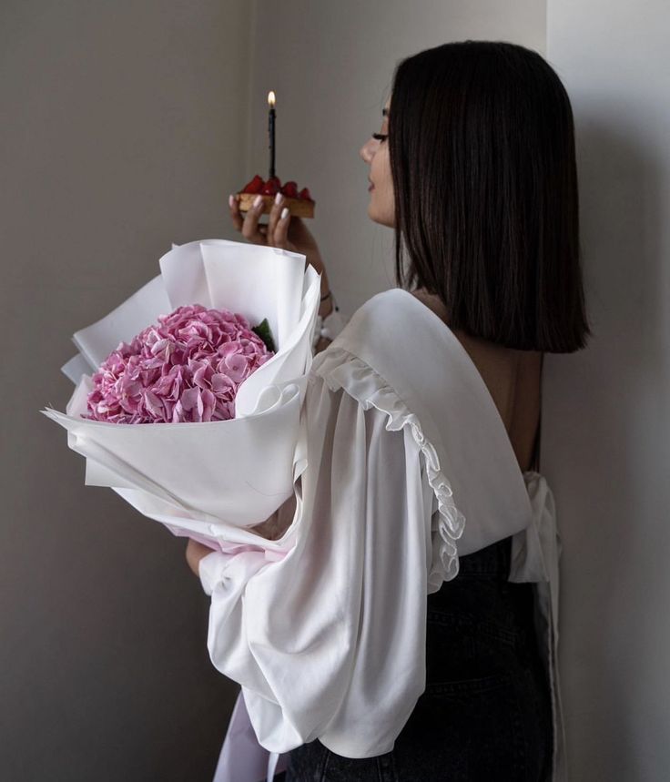 ژست عکس تولد دخترانه لاکچری بدون چهره 21