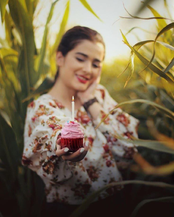 ژست عکس تولد دخترانه لاکچری در طبیعت 21