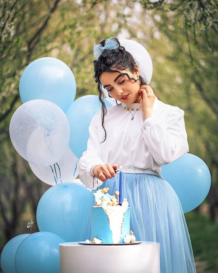 ژست عکس تولد دخترانه لاکچری در طبیعت 3