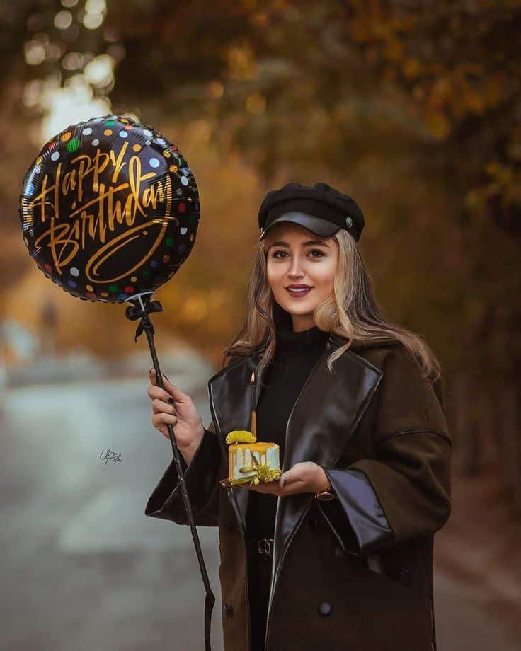 ژست عکس تولد دخترانه لاکچری در طبیعت 35