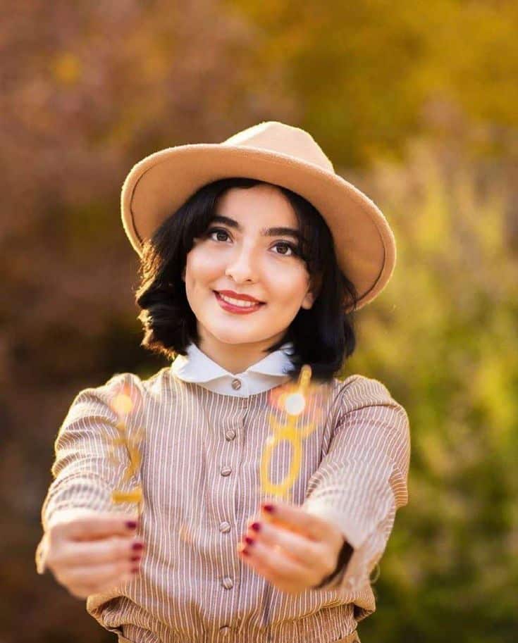 ژست عکس تولد دخترانه لاکچری در طبیعت 40
