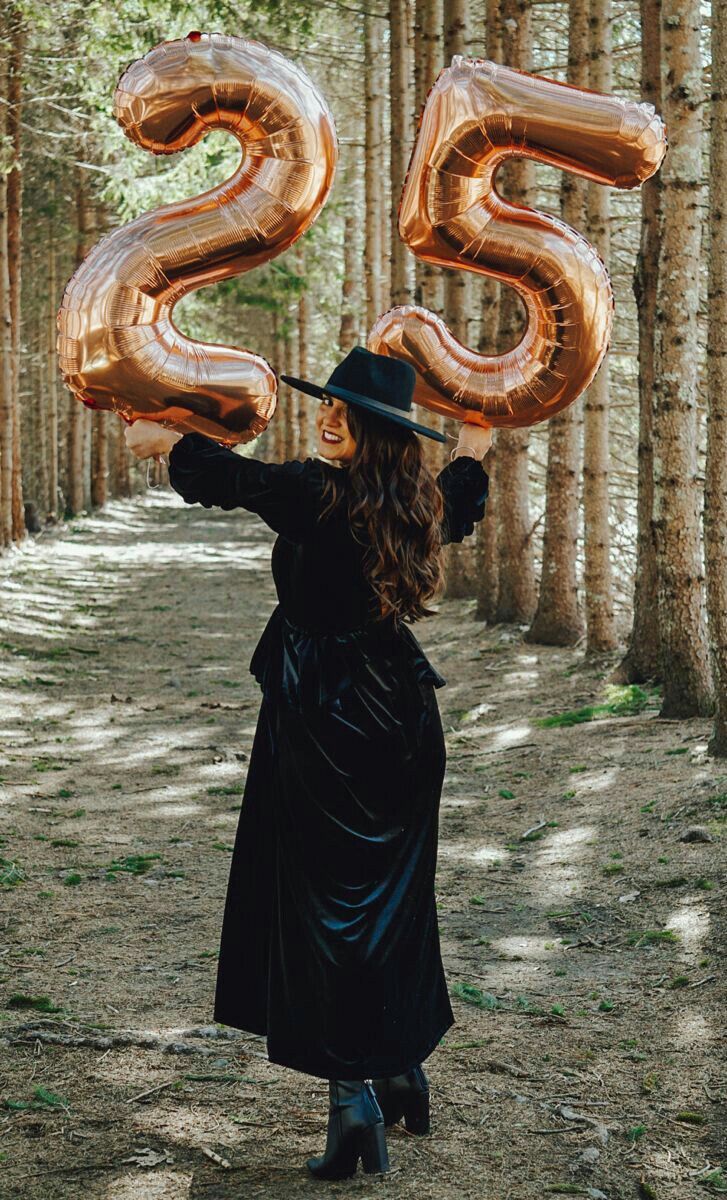 ژست عکس تولد دخترانه لاکچری در طبیعت 6