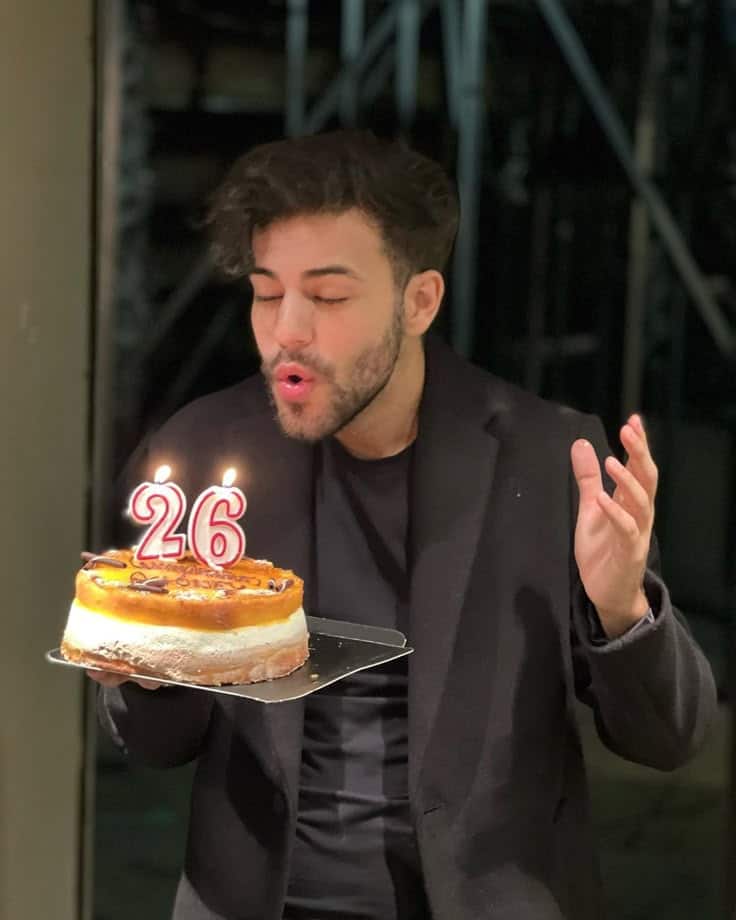 ژست عکس تولد مردانه 16