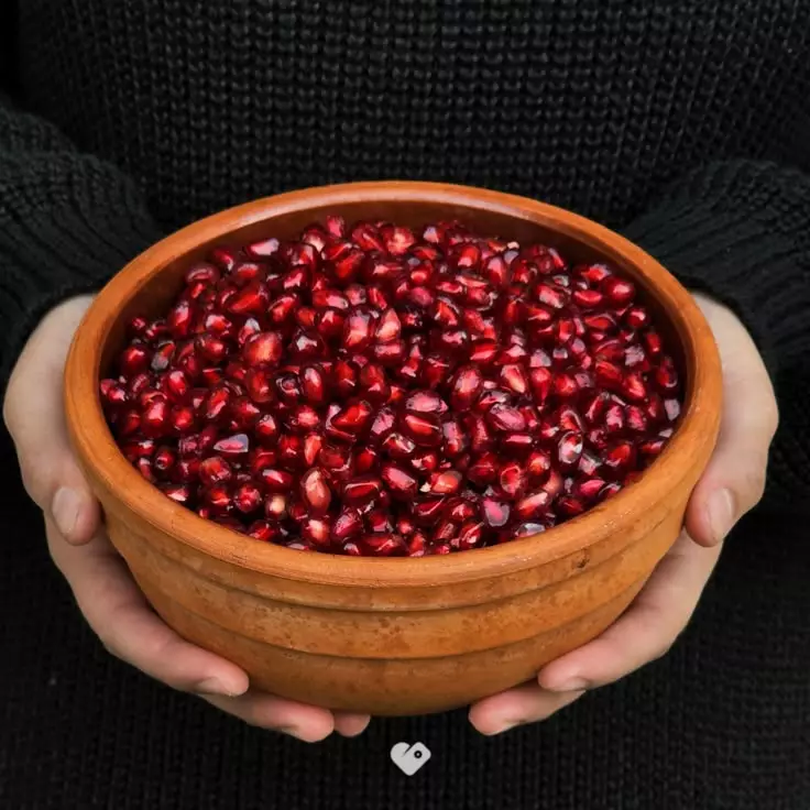 عکس انار شب یلدا برای پروفایل
