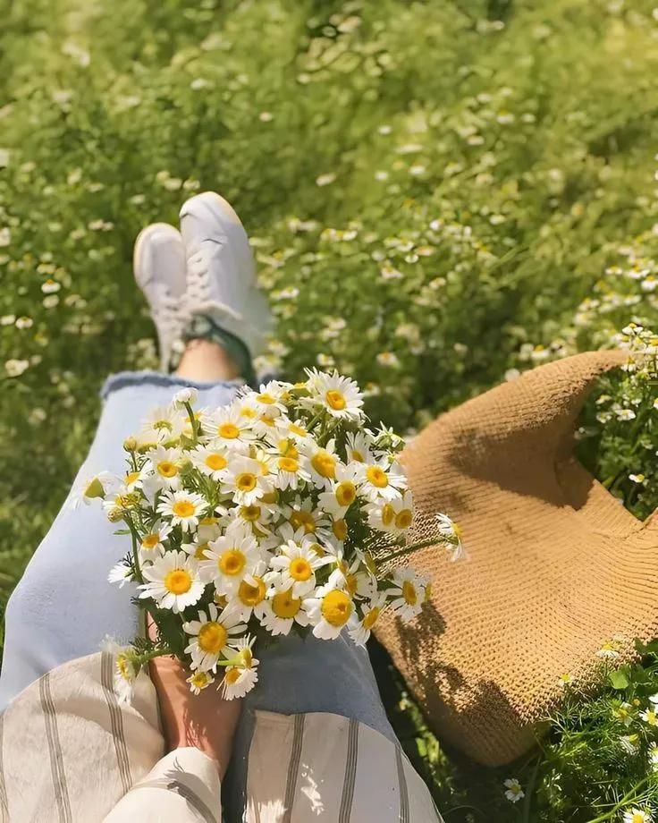 عکس دختر با گل بابونه 24