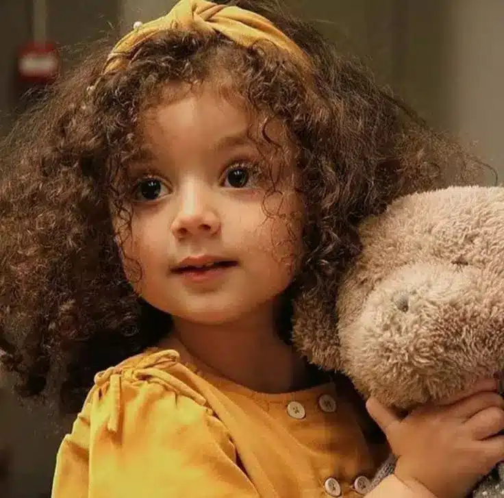عکس دختر مو فرفری بچه 16