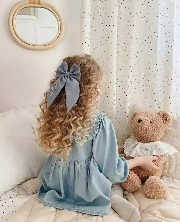 عکس دختر مو فرفری بچه 8