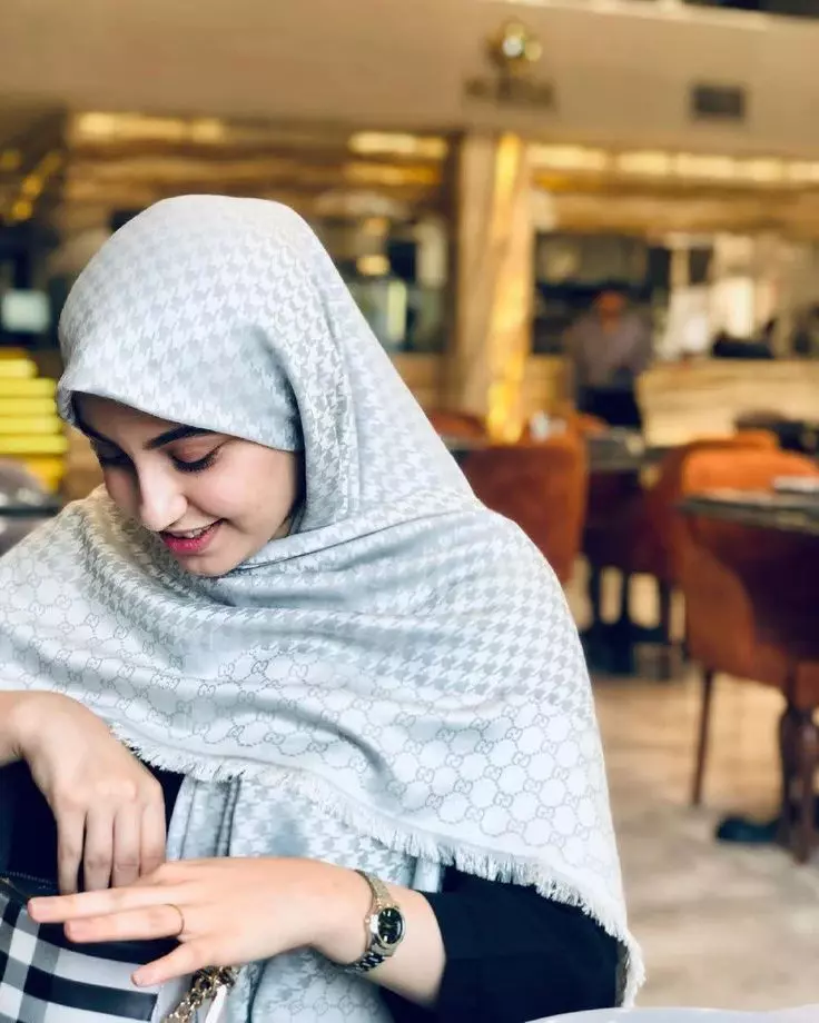 عکس دختر واقعی با حجاب