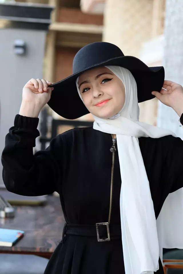 عکس دختر واقعی با حجاب
