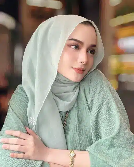 عکس دختر واقعی با حجاب