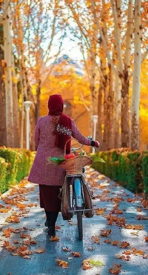 عکس پاییزی دخترانه برای پروفایل