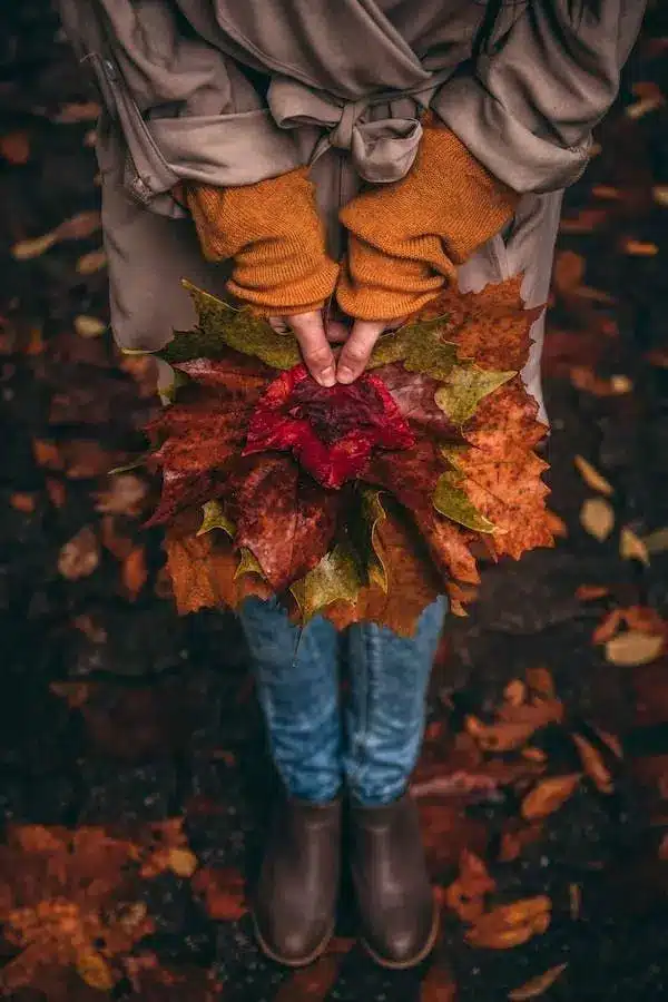 عکس پاییزی دخترانه برای پروفایل