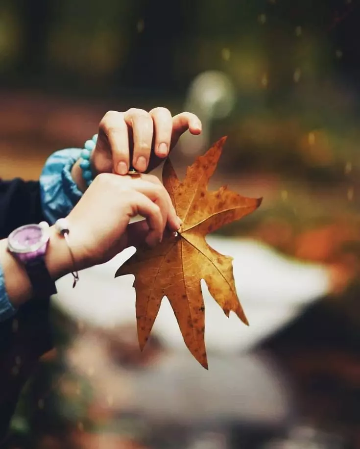 عکس پاییزی دخترانه برای پروفایل