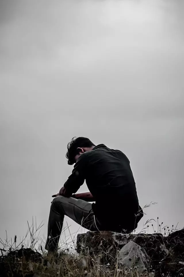 عکس پروفایل مردانه سنگین