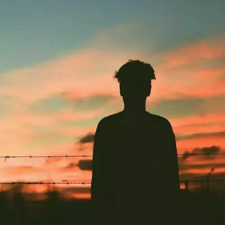 عکس پروفایل مردانه سنگین
