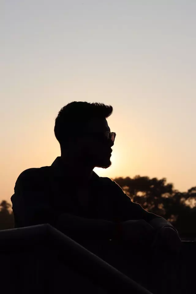 عکس پروفایل مردانه سنگین