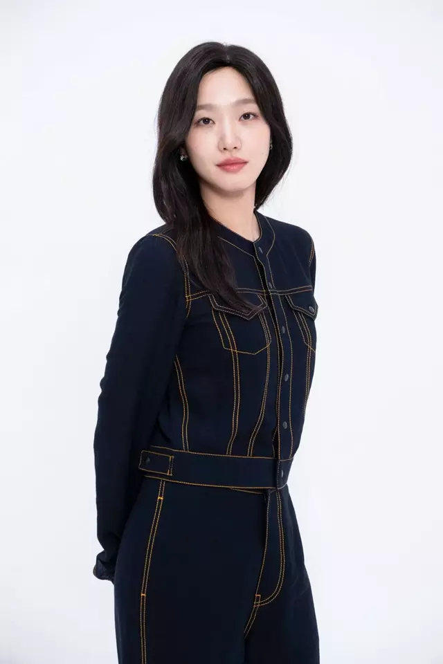 بیوگرافی کیم گو ایون (Kim Go-eun) + تصاویر جدید و متفاوت او
