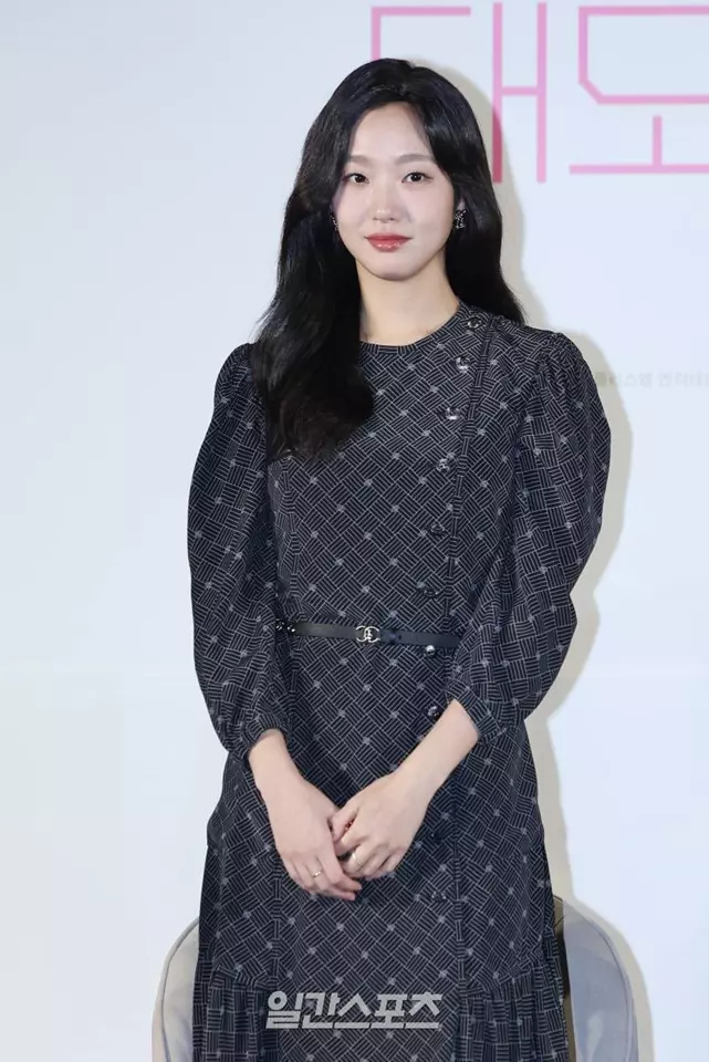 بیوگرافی کیم گو ایون (Kim Go-eun) + تصاویر جدید و متفاوت او