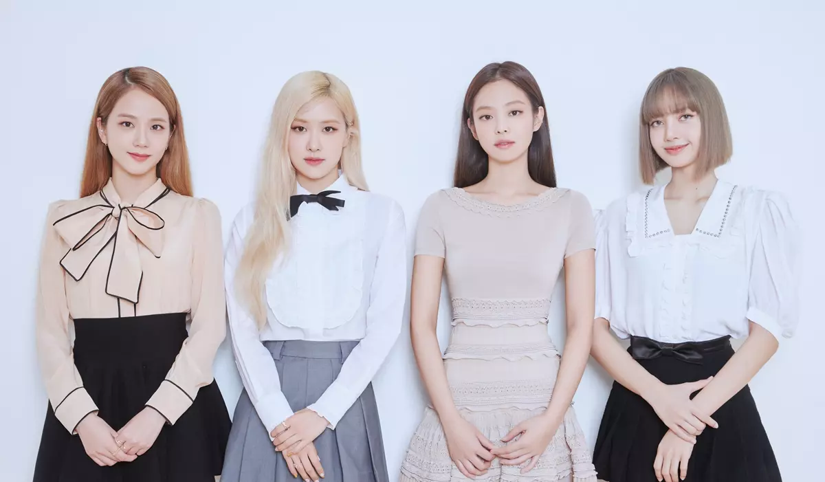 blackpink-lisa-jisoo-jennie-rose-korean-singers-k-pop-3840x2160-8275 ۲۰ حقیقت پنهان و شگفتانگیز درباره انیمیشن «شکارچیان شیاطین کیپاپ»