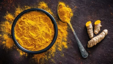 اگر هر روز صبح آب گرم و زردچوبه بنوشید، چه تغییری در بدن رخ می‌دهد؟
