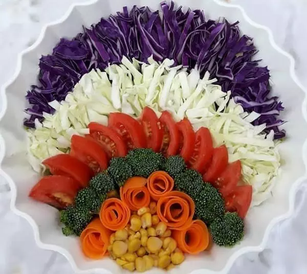 تزیین سالاد کاهو و خیار و گوجه و هویج 9 تزیین سالاد کاهو و خیار و گوجه و هویج 9