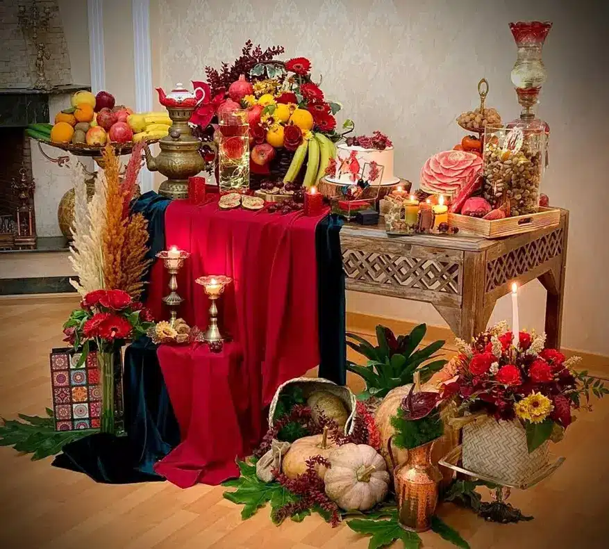تزیین شیک و لاکچری شب یلدا برای عروس 1 تزیین شیک و لاکچری شب یلدا برای عروس 1