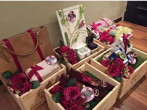 تزیین هدایای شب یلدا برای عروس 23 تزیین هدایای شب یلدا برای عروس 23