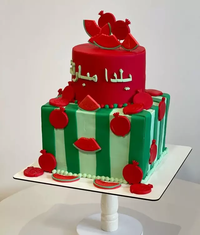 تزیین کیک شب یلدا 1