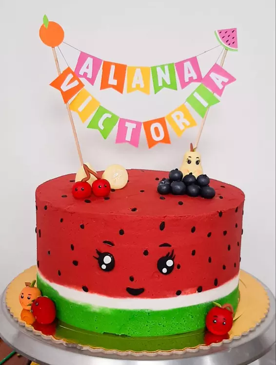 تزیین کیک شب یلدا 10