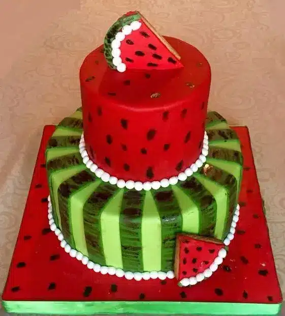 تزیین کیک شب یلدا 19