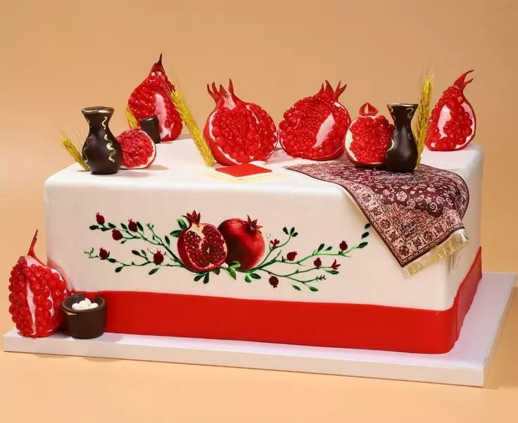 تزیین کیک شب یلدا 5