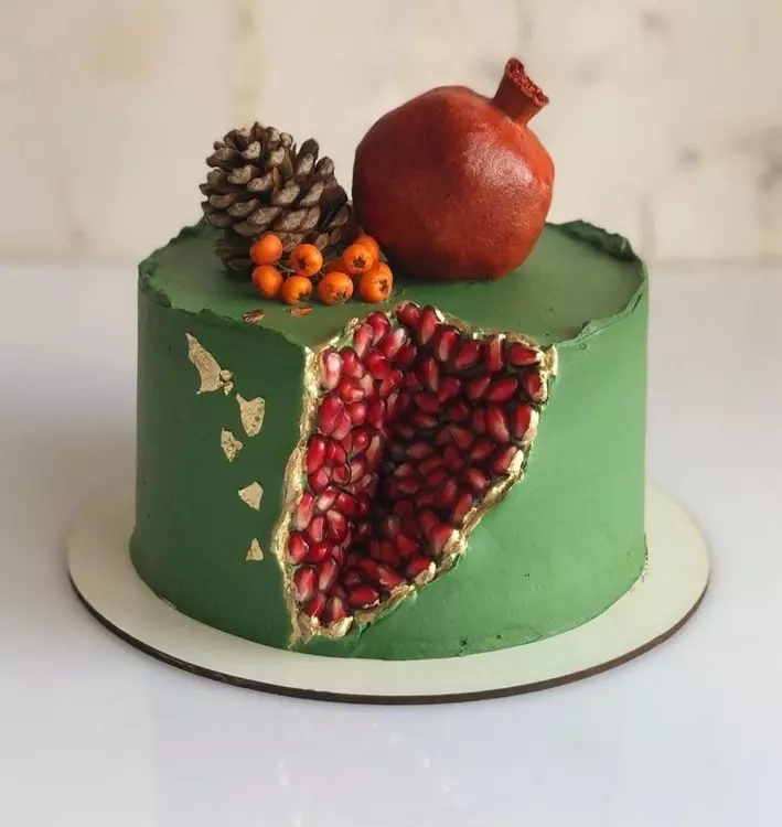 تزیین کیک شب یلدا 8