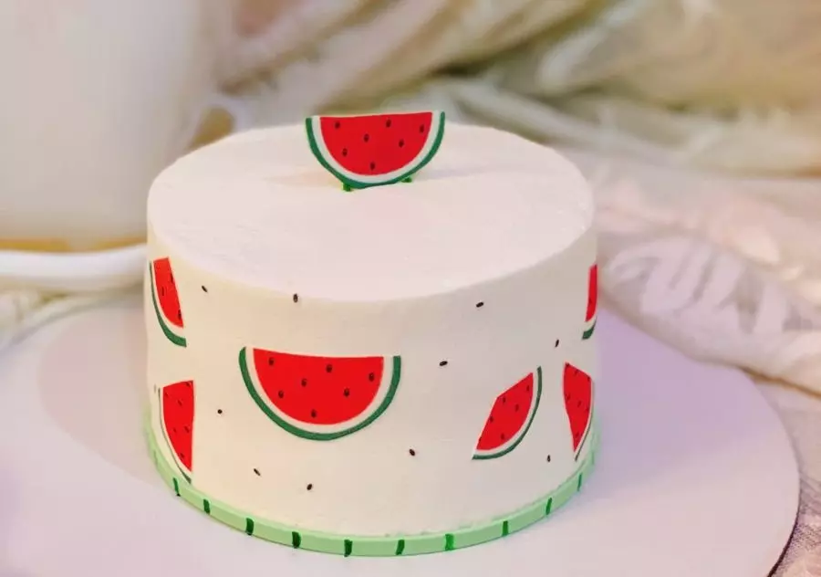 تزیین کیک شب یلدا 9