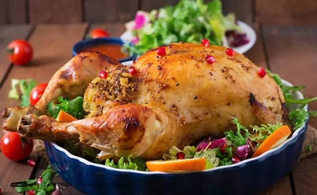 زیباترین مدل های تزیین مرغ شکم پر 9 زیباترین مدل های تزیین مرغ شکم پر 9