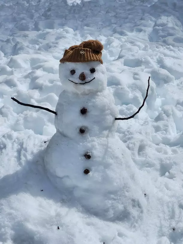 دانلود عکس‌ آدم برفی طبیعی، قشنگ و واقعی؛ مناسب پروفایل و شبکه‌های اجتماعی ❄️