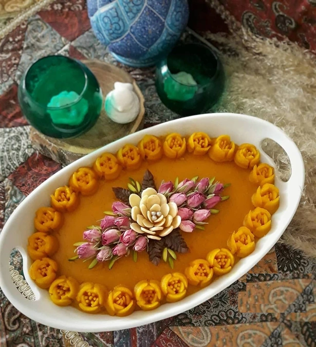 تزیین حلوا با گل محمدی 4 تزیین حلوا با گل محمدی 4