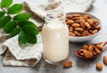طرز تهیه شیر بادام برای یک نفر
