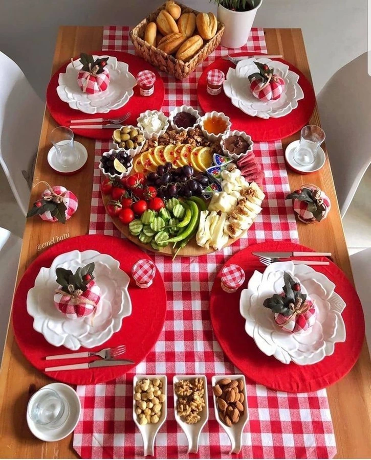 چیدمان میز صبحانه 6 چیدمان میز صبحانه 6